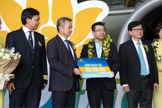 Vietnam Airlines đón hành khách thứ 200 triệu ảnh 1