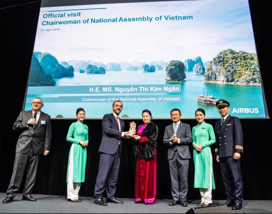 Vietnam Airlines nhận chiếc máy bay Airbus A350 thứ 14 ảnh 1