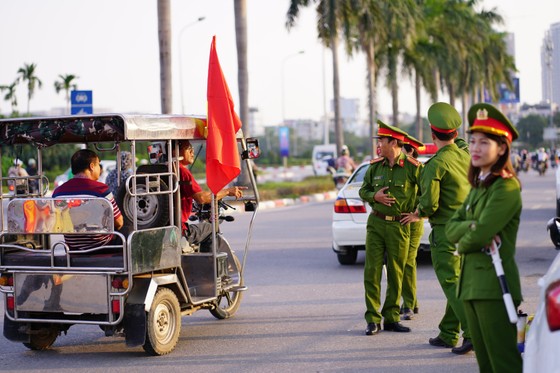 Lượt về bán kết AFF Cup: An ninh thắt chặt mọi ngả đường về sân Mỹ Đình ảnh 2