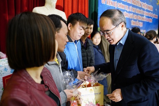 Đồng chí Nguyễn Thiện Nhân thăm và tặng quà tại tỉnh Bắc Kạn nhân dịp Xuân Canh Tý ảnh 13