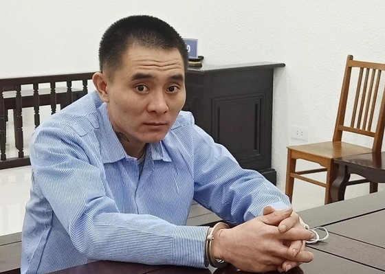 Tuyên phạt 13 năm tù bị cáo giả danh công an, Viện Kiểm sát đề lừa đảo chiếm đoạt tiền ảnh 1