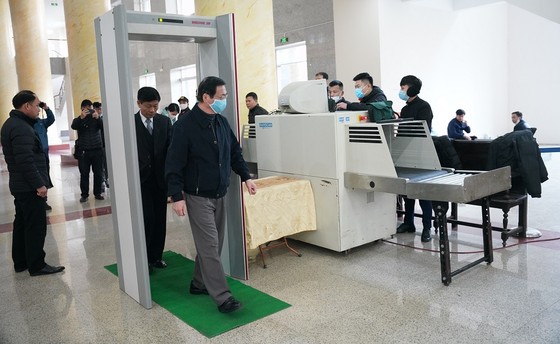 Hoãn phiên xét xử cựu Bộ trưởng Vũ Huy Hoàng lần 2 ảnh 5