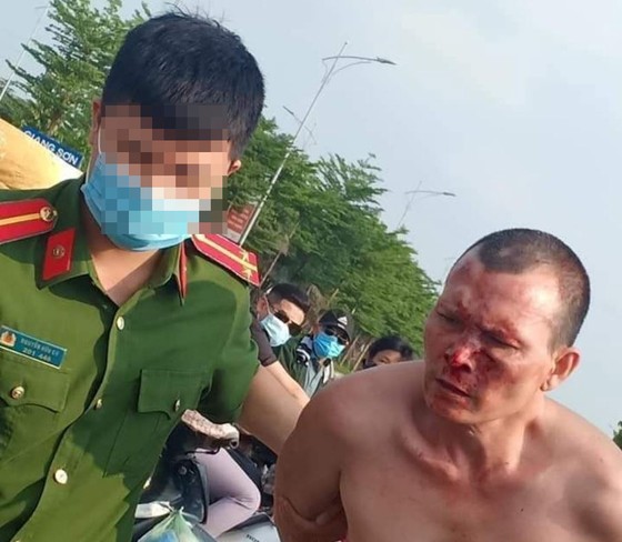 Tóm tên cướp taxi, bất ngờ phát hiện là đối tượng bị truy nã vì giết người ảnh 1