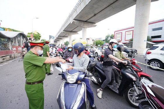 Bộ Công an sẵn sàng hỗ trợ Hà Nội về kỹ thuật, nhân lực, giải pháp để quản lý giấy đi đường ảnh 2