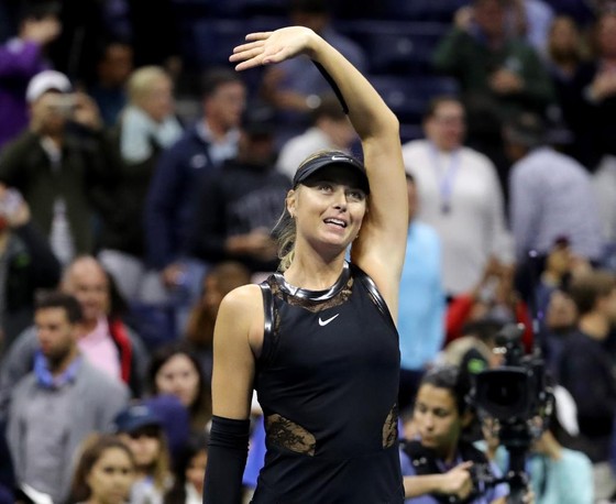Sharapova và Wozniacki – “mỹ nhân đại chiến” ảnh 1