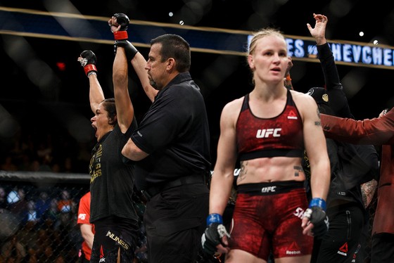 Đấu trường UFC: Chiến thắng tranh cãi của Nunes trước Shevchenko ảnh 2