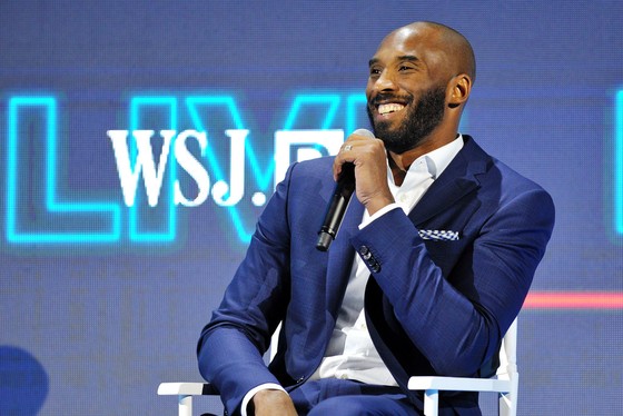 Lakers sẽ “treo” cả 2 số áo của Kobe ảnh 1