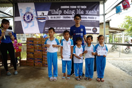Fan Chelsea ở TPHCM và chương trình thiện nguyện ý nghĩa “Thắp sáng lửa Xanh” ảnh 11