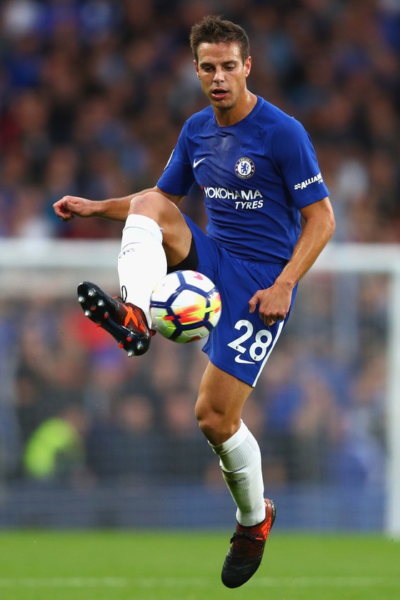 Azpilicueta trên đường trở thành hậu vệ kiến tạo số 1 Stamford Bridge ảnh 1