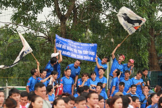 Dàn cầu thủ chung tay ủng hộ đồng bào lũ lụt tại quê nhà ảnh 4