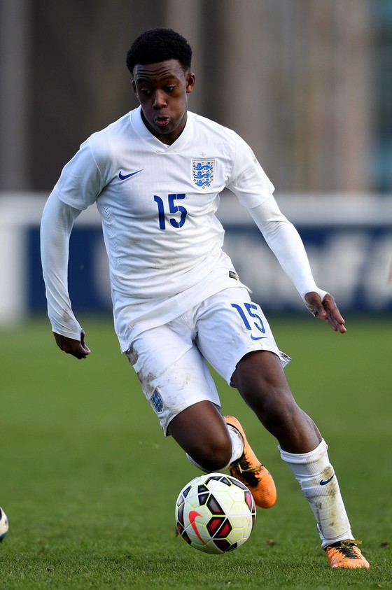 Người hùng U17 World Cup ký hợp đồng chuyên nghiệp đầu tiên với Chelsea ảnh 1
