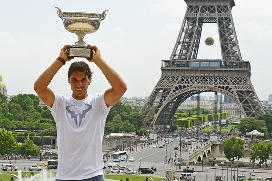 Tháp Eiffel và duyên nợ với Ronaldo, với thể thao ảnh 9