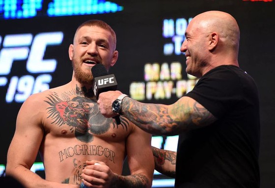 Quyền Anh - White dọa kiện Pacquiao nếu tiếp xúc với McGregor ảnh 1