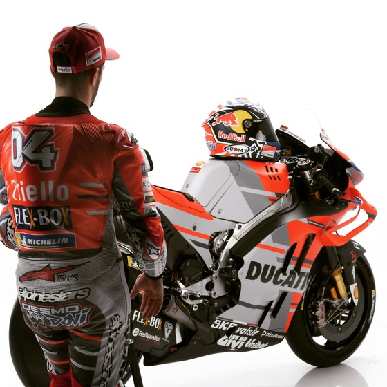 Đua xe mô tô: Ducati công bố mẫu xe đua mới cho Moto GP 2018 ảnh 4