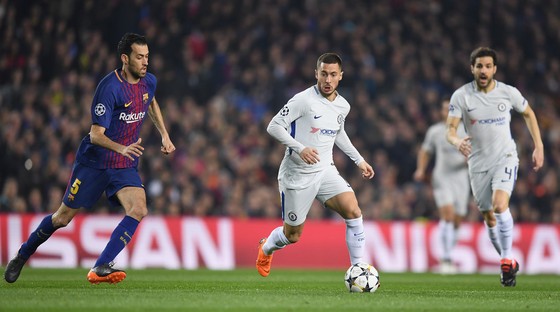 Courtois và Hazard: Khoảng cách giữa 2 chân, khoảng cách từ London đến Madrid… ảnh 1