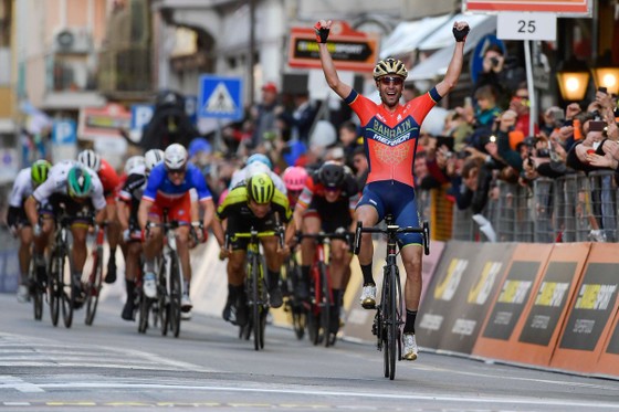 Xe đạp: Cavendish lại ngã sấp mặt, Nibali lên ngôi ở Milan-San Remo ảnh 1