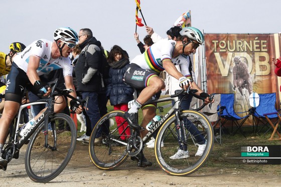 Xe đạp: Quá nhanh, quá nguy hiểm, Sagan đăng quang Gent-Wevelgem ảnh 1