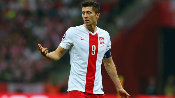 Tiền đạo ghi 5 bàn/trận: "Lewandowski, Kane có thể phá kỷ lục của tôi" ảnh 1