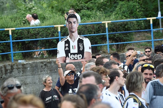 Chọc thủng lưới Juventus, Ronaldo ghi bàn đầu tiên cho… Juventus ảnh 2