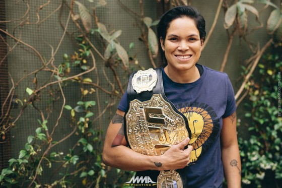 Đấu trường UFC: Cyborg gọi Nunes là “kẻ phản bội” và đòi trừng phạt cô này ảnh 1