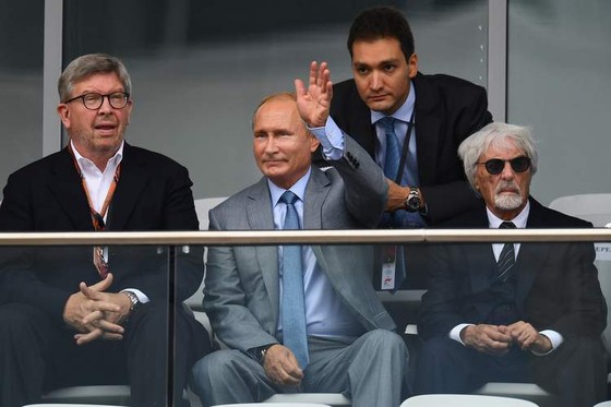 Đua xe F1: Sau ngôi vô địch ở Sochi, Hamilton đề xuất… đảo chiều đường đua ảnh 3