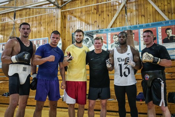Quyền Anh: Võ sĩ từ chối Olympic 2020 tìm trận toàn thắng knock-out thứ 9 ảnh 2