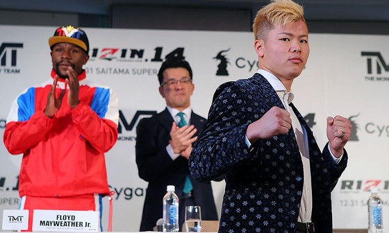 "Độc cô cầu bại" Floyd Mayweather: Vẫn thượng đài trong trận đấu “chỉ được đánh, không được đá” ảnh 1