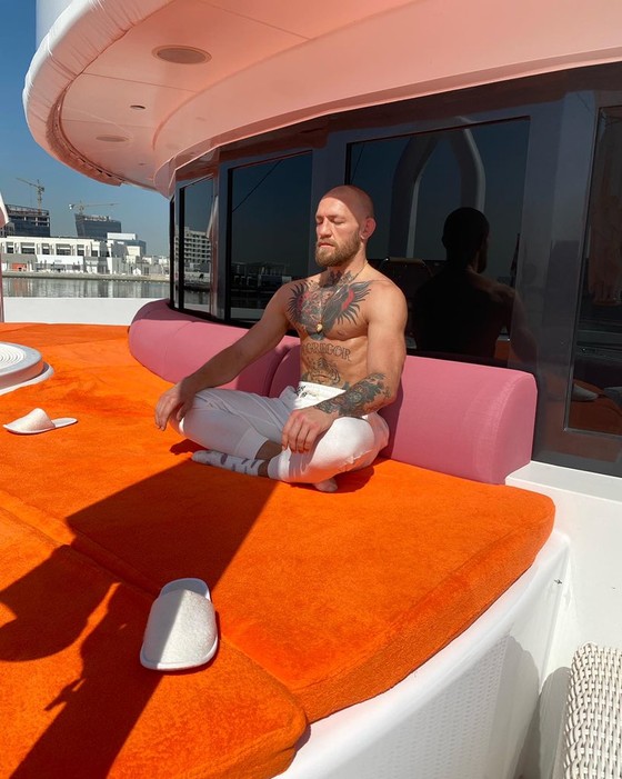 “Gã điên Ailen” Conor McGregor: “Mỏ vàng” của UFC, kiếm 516 triệu USD bản quyền truyền hình sau... 7 năm ảnh 1