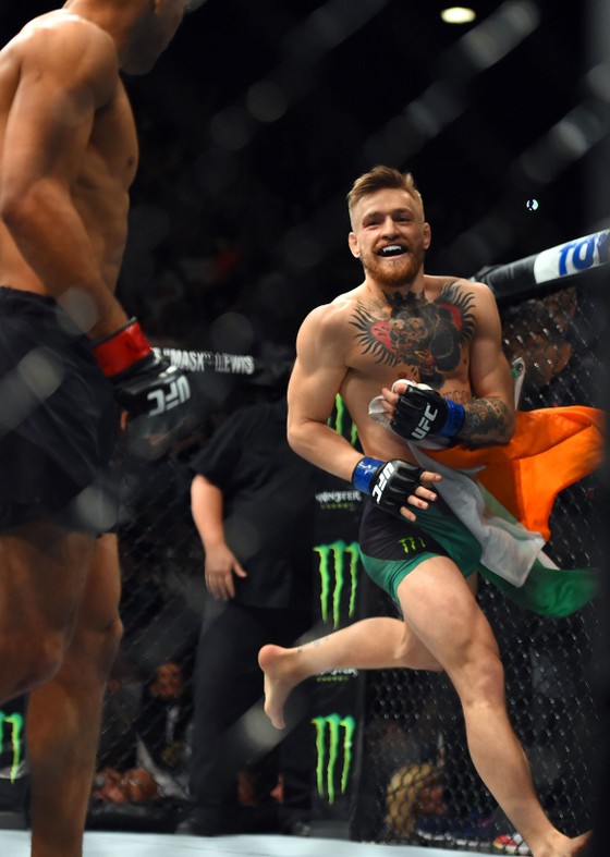 “Gã điên Ailen” Conor McGregor: “Mỏ vàng” của UFC, kiếm 516 triệu USD bản quyền truyền hình sau... 7 năm ảnh 4