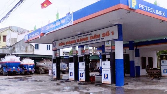 Biểu dương lực lượng chức năng trong vụ phát hiện xăng A92 dỏm ảnh 1
