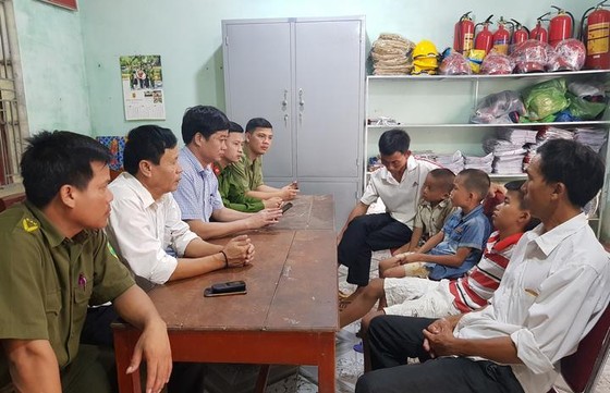 Tìm được 3 cháu bé nghi bị bắt cóc ảnh 1