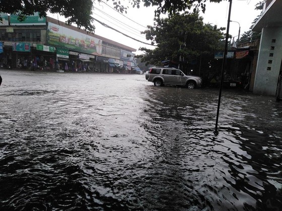 Nhiều nơi tại Nghệ An ngập lụt, có thể lùi thời gian khai giảng năm học ảnh 2