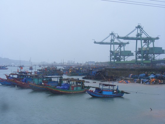Vùng tâm bão chuẩn bị phòng bão số 7 đổ bộ ảnh 1