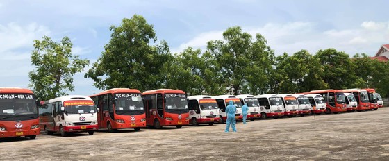 Thanh Hóa đón hơn 2.000 công dân từ tỉnh Bắc Giang về quê ảnh 1
