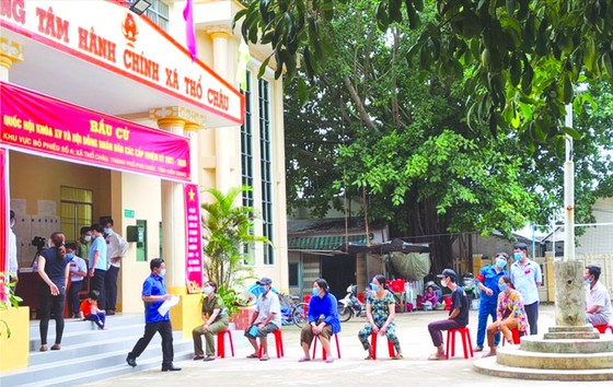 選民喜迎選舉盛會 ảnh 2