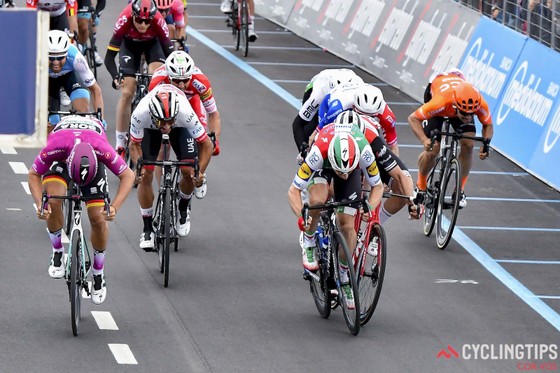 Giro d’Italia: Ackermann và Gaviria thay nhau thắng chặng 2 và 3, Viviani bị hủy kết quả ảnh 3