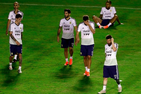 Argentina - Colombia: Ông Scaloni sẽ chơi với “mũi đinh ba” Messi - Aguero - Di Maria ảnh 5