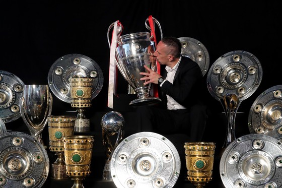 Hình ảnh cực ngầu của “Gã mặt sẹo” Ribery khi trở thành người của Đoàn quân Áo tím Fiorentina ảnh 2