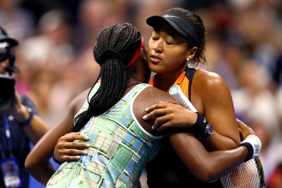 Australian Open:Thắng kịch tính 10-8 ở tie-break ván 5, Federer có trận thắng thứ 100 ảnh 2