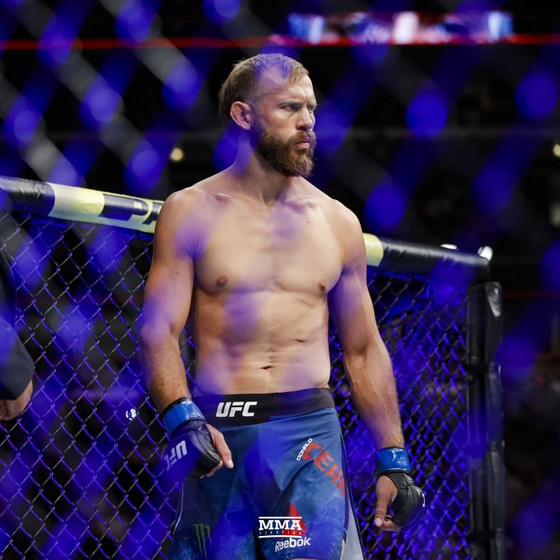 UFC 249: Các võ sĩ không ngại thi đấu trong một sàn đài đóng kín, không có khán giả ảnh 1