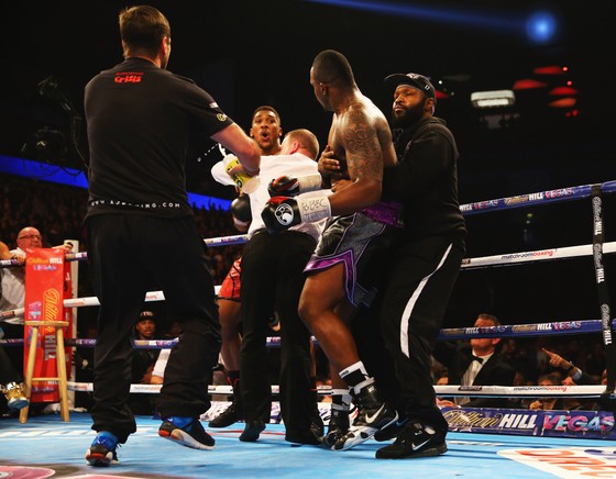 Trận Dillian Whyte vs Alexander Povetkin bị lu mờ bởi mối thâm thù giữa "Quái hiệp" và Anthony Joshua “cơ bắp” ảnh 3