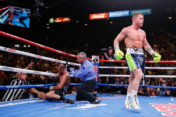 Canelo Alvarez và trận thua duy nhất (II): Nhận bài học xương máu từ kẻ lắm tiền nhiều của, giờ là lúc "trả bài" cho cả thế giới ảnh 3