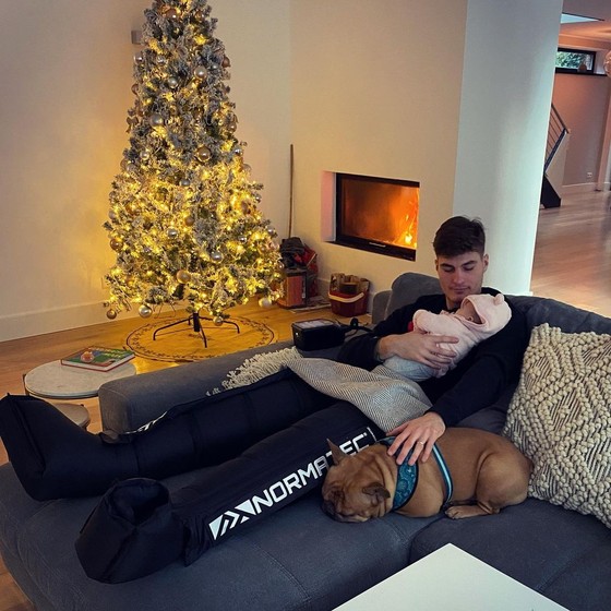 Patrik Schick: 12 tuổi đã “mâu thuẫn” với cha, cực mê tiền và… có HLV tâm lý từng làm lãnh đạo ở Microsoft ảnh 2
