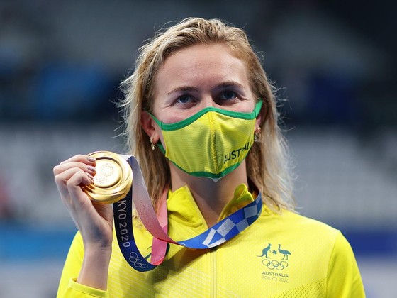 Đường đua xanh dậy sóng với hàng loạt cú sốc: Ariarne Titmus hạ bệ Katie Ledecky, Ahmed Hafnaoui bất ngờ thắng HCV ảnh 2