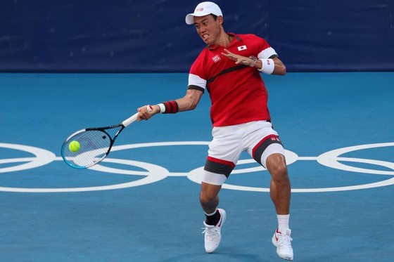 Novak Djokovic đấu Kei Nishikori ở tứ kết, Daniil Medvedev hỏi khó trọng tài, chỉ trích cả phóng viên ảnh 1