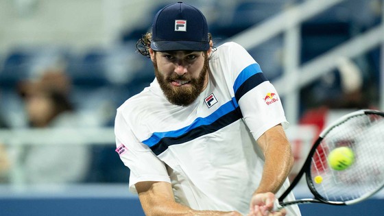 US Open: Novak Djokovic khó khăn vượt qua 1/2 chặng đường săn “Calendar Grand Slam” ảnh 2