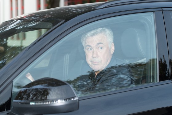 Bayern phải hành động vì dưới trướng Ancelotti có đến 5 kẻ thù ảnh 1