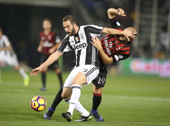 Serie A, vòng 11: Milan quyết chiến Lão Phu nhân ảnh 1
