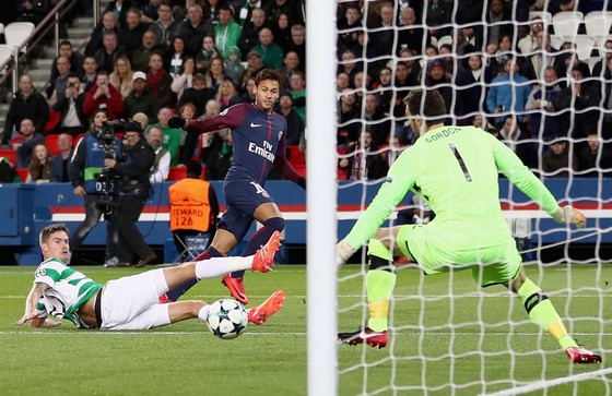 Champions League: Bayern thắng trận thứ 9, PSG tung lưới Celtic 7 lần ảnh 2