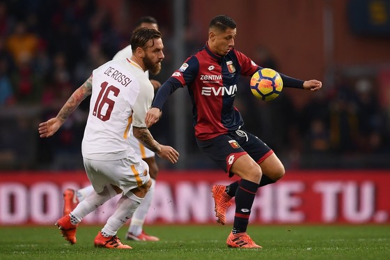 Serie A: Napoli lấy lại ngôi đầu, Juve hứng khởi ở Crotone ảnh 1